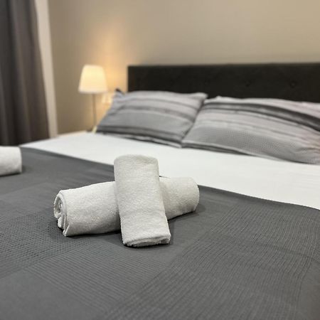 Apartamenticos Plaza Las Armas III سرقسطة المظهر الخارجي الصورة